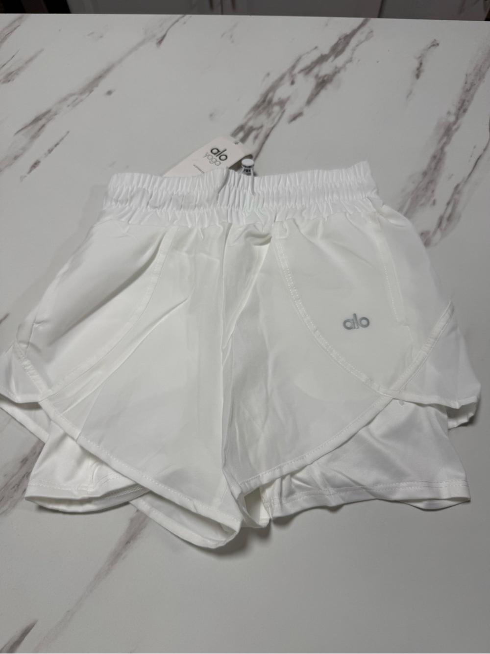 ALO Yoga White Layered Athletic Shorts with Liner